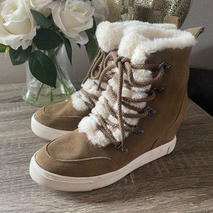 Steve Madden Wedges 🤍